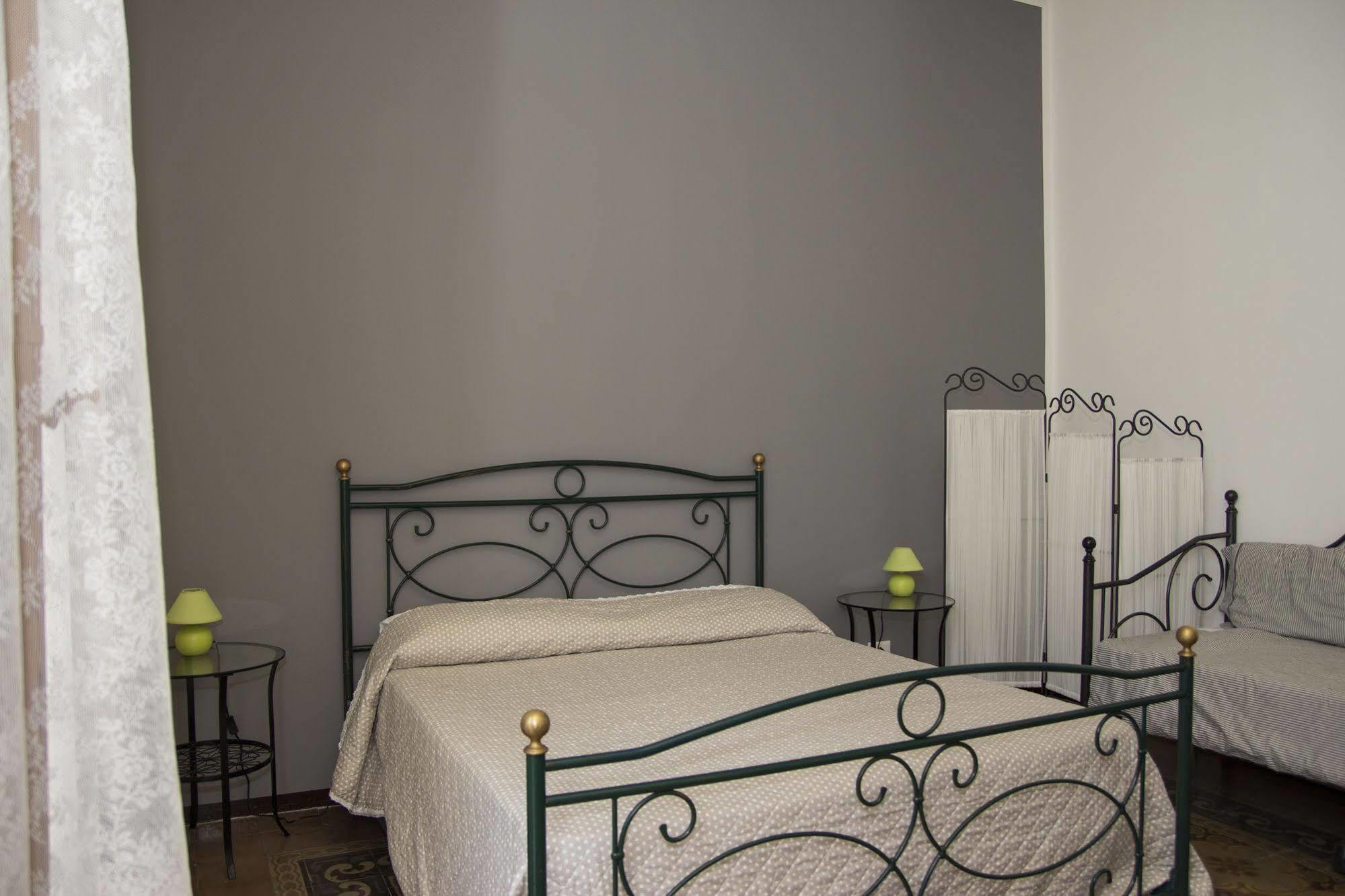 パレルモ Residenza Di Maggio Bed & Breakfast エクステリア 写真